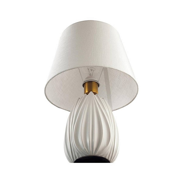 Настольная лампа LUMION SONA 8121/1T