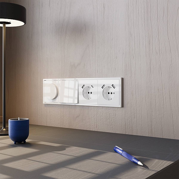 Розетка с з/к + 2xUSB, A + C, S70, Белый глянцевый, VLS040501, VOLTUM