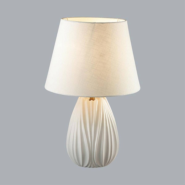Настольная лампа LUMION SONA 8121/1T